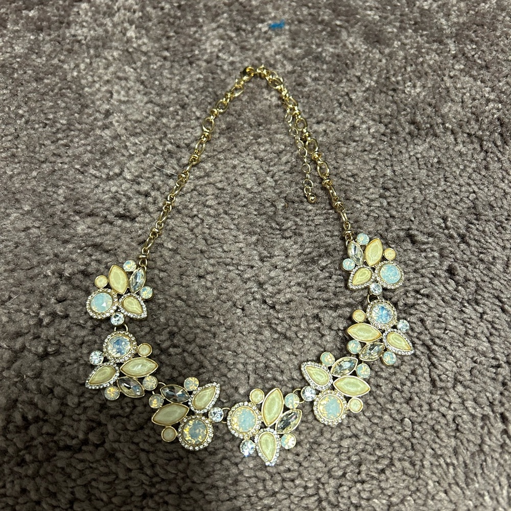 Elegant Gold and Cream Floral Necklace